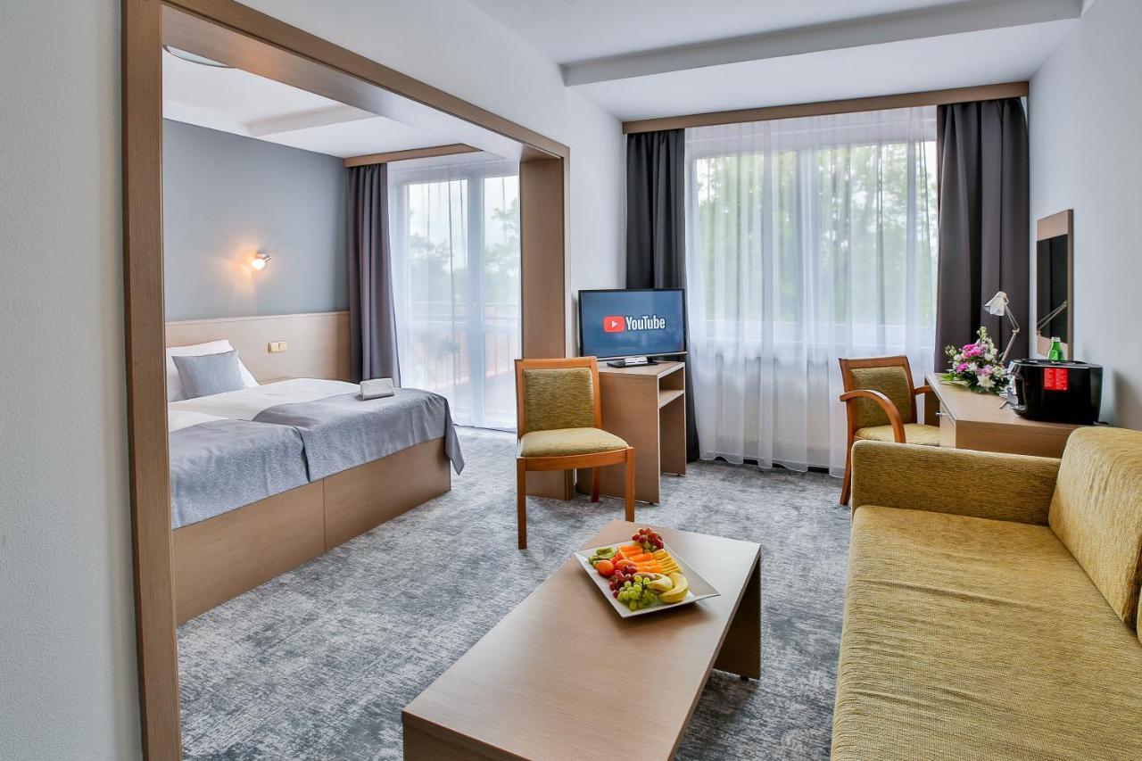 Lh Parkhotel Hluboka Nad Vltavou Congress & Wellness Hluboká nad Vltavou Exterior foto