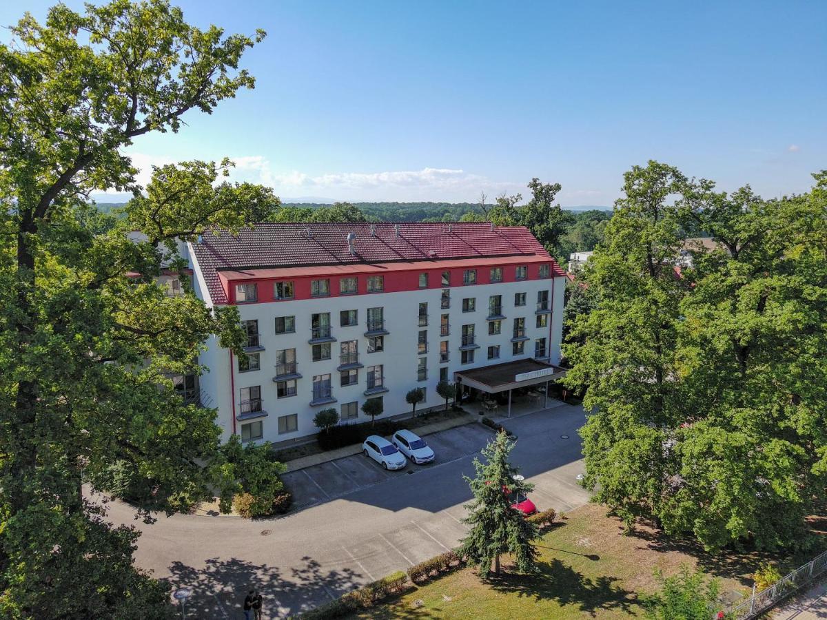 Lh Parkhotel Hluboka Nad Vltavou Congress & Wellness Hluboká nad Vltavou Exterior foto